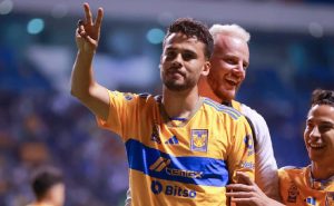 Diego Reyes estaría en el radar felino.
