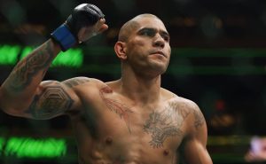 Alex Pereira quiere mantener su título
