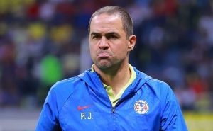 André Jardine ha sido imbatible contra Pumas
