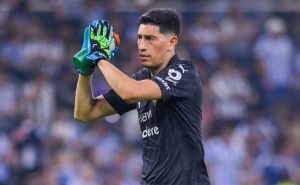 Esteban Andrada protagoniza tremendo oso en la Semifinal de la Concacaf Champions Cup
