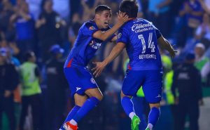 Cruz Azul sudó frío, pero avanzó a Semifinales.
