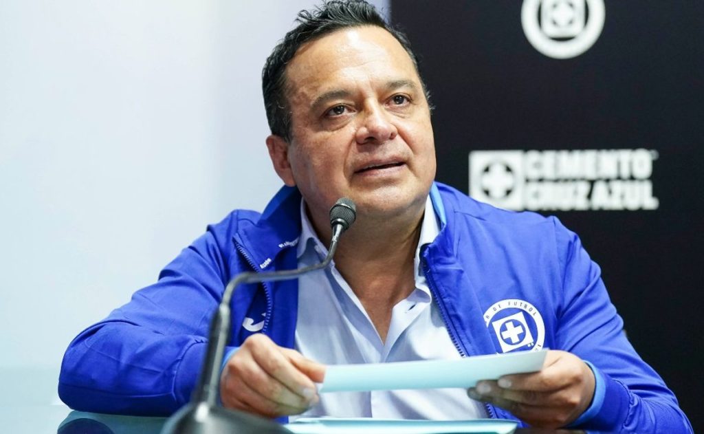 El presidente de Cruz Azul despejó las dudas sobre Duván Zapata.
