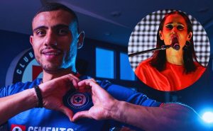 Giorgos Giakoumakis es captado cantando ‘Andar conmigo’, himno de Cruz Azul
