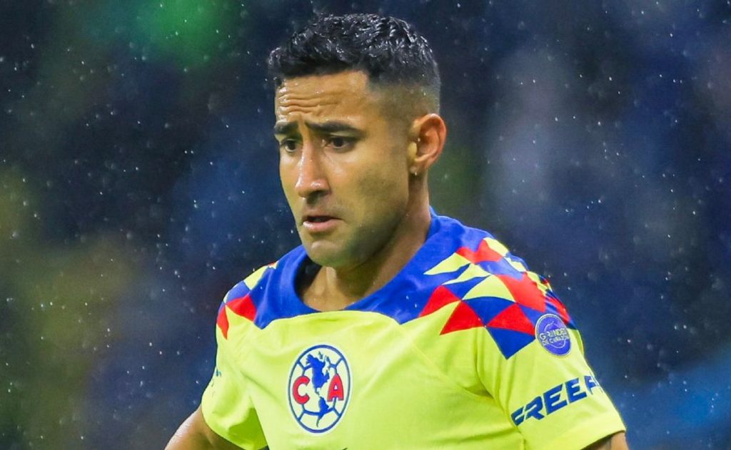 Luis Fuentes se retiraría tras no renovar con América