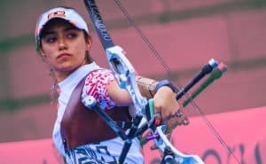 Paris 2024: Aficionada filipina se roba el corazón de la arquera mexicana, Ana Paula Vázquez