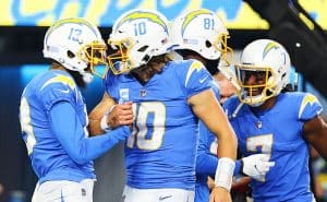 Luis Pérez jugará con Los Ángeles Chargers
