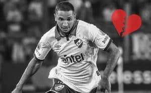 Juan Izquierdo jugaba con el Nacional FC de Uruguay.
