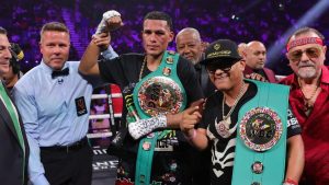 ¿Se resistirá el Canelo Álvarez al osado plan de David Benavidez?