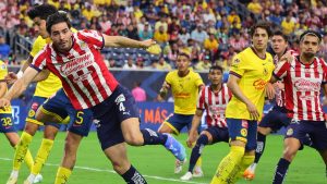 Pollo Briseño explota contra los aficionados de Chivas
