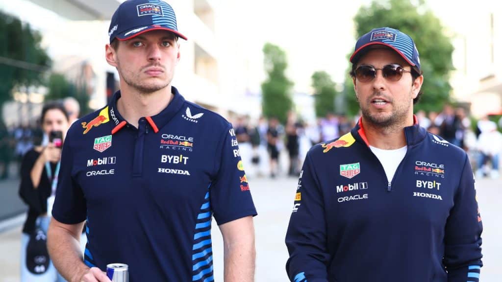 Max Verstappen se refiere a Checo Pérez mientras critica a Red Bull