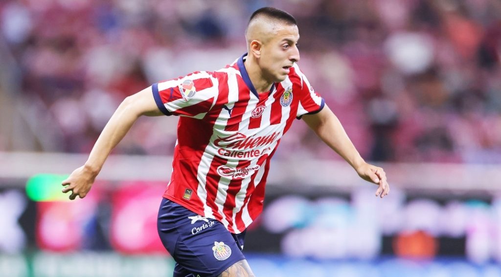 ¿Cómo es la nueva playera de Chivas para el Apertura 2025?
