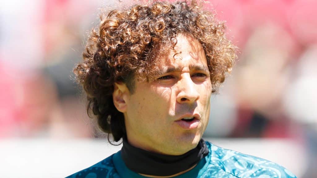 Memo Ochoa recibe enorme reconocimiento por su temporada en Portugal