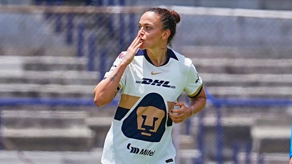 Stephanie Ribeiro, Pumas