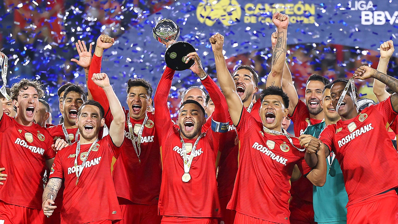 Jugadores del Toluca se burlan del América en el vestidor y los destrozan con una sola canción
