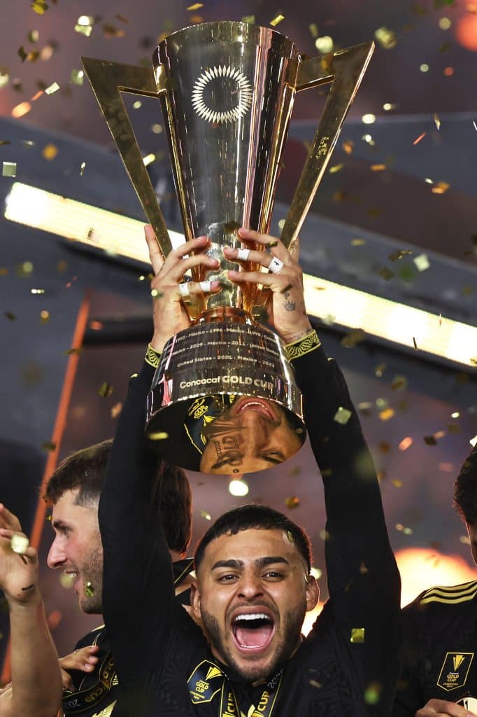 Alexis Vega celebra la Copa Oro 2025 con la Selección Mexicana.