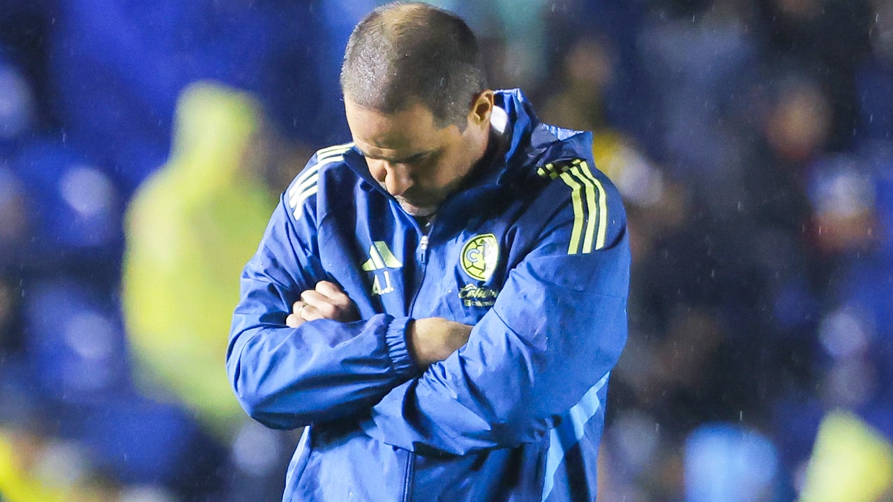 André Jardine no participó de la conferencia de prensa y tendrá sanción.