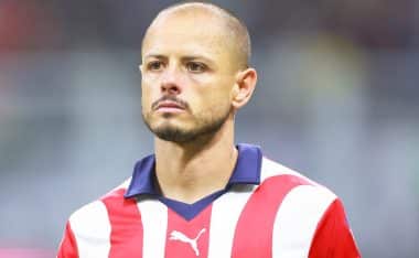 Chicharito Hernández, en medio de una polémica, es vetado de Chivas.