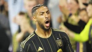 Denis Bouanga tiene en espera al América este verano. ¿Se hace el traspaso?