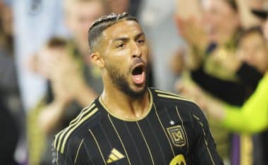 Denis Bouanga tiene en espera al América este verano. ¿Se hace el traspaso?