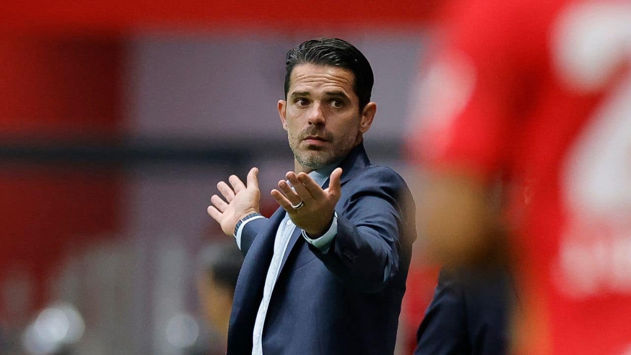 Con golazo de Johan Rojas, Necaxa aniquila a Querétaro y Gago se frota las manos
