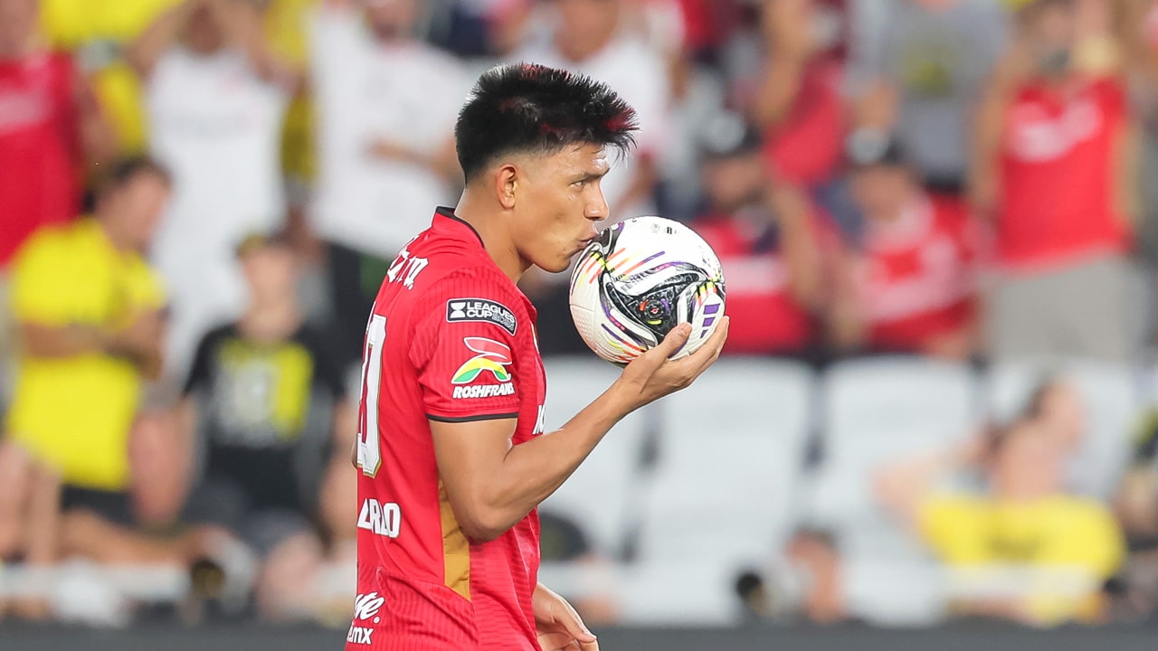 El festejo de Jesús Gallardo del Toluca que causó bronca y polémica entre los jugadores del Columbus Crew