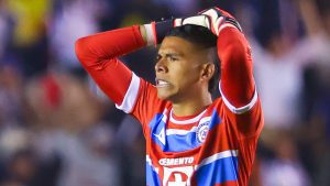 Kevin Mier comete gravísimo error con Cruz Azul ante Atlas.