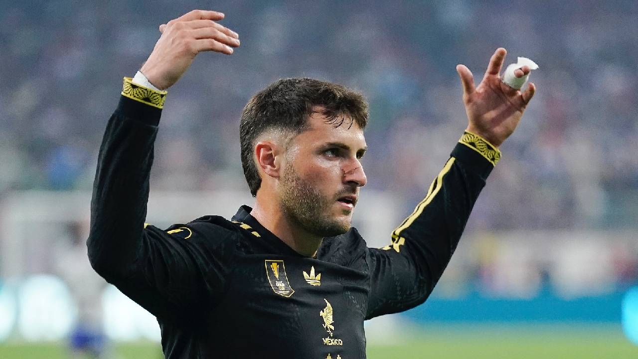 ¿Dónde está Santiago Giménez tras conquistar la Copa Oro 2025 con la Selección Mexicana?