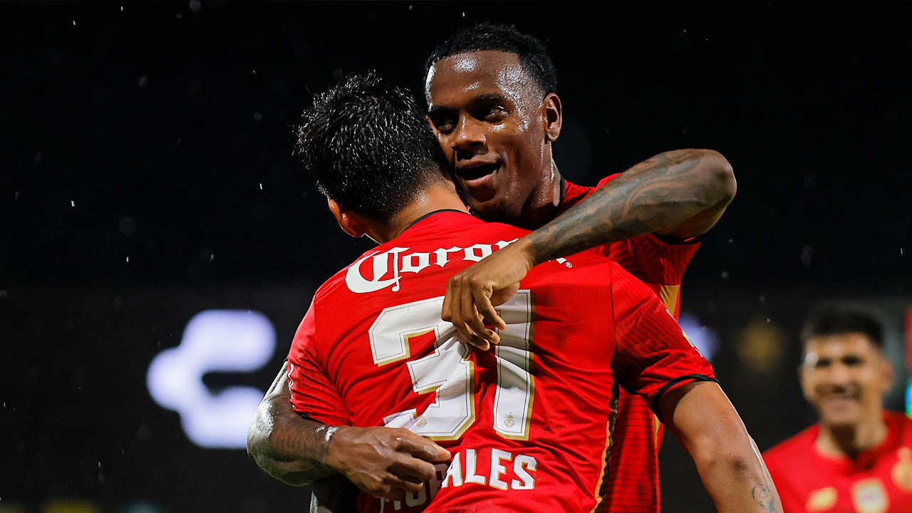 Robert Morales anota golazo, Toluca remonta ante Santos Laguna y el campeón va por el América