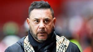 Turco Mohamed, estratega de Toluca, molesto con el arbitraje.