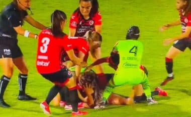 Pelea entre Miah Zuazua y Natividad Martínez en la Liga MX Femenil