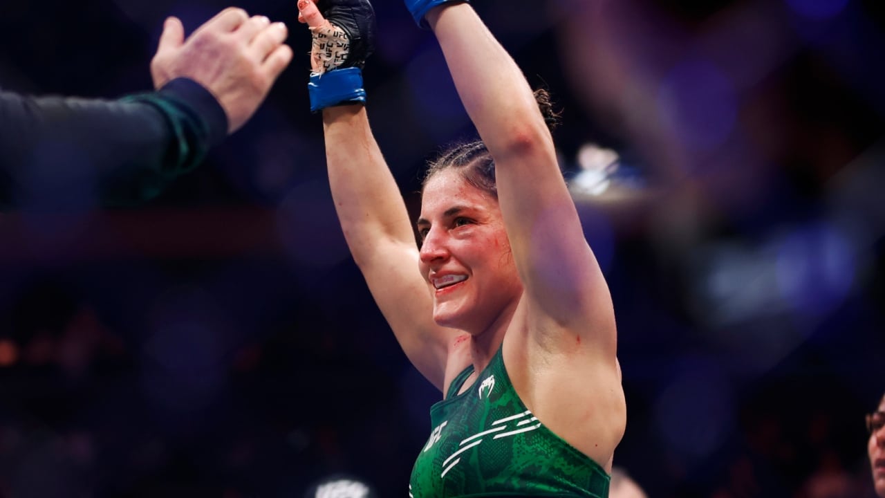 Es mexicana, dejó su hogar por un caso de extorsión y peleará en UFC 319: ¿Quién es Loopy Godínez?