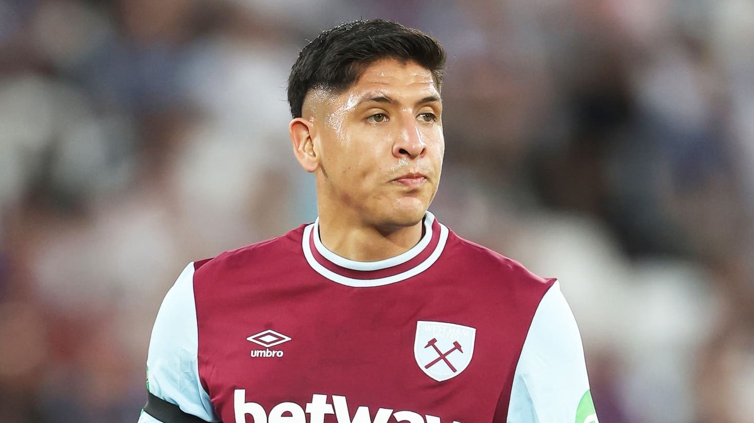 Edson Álvarez es seguido de cerca por tres grandes del futbol europeo que querrían ficharlo