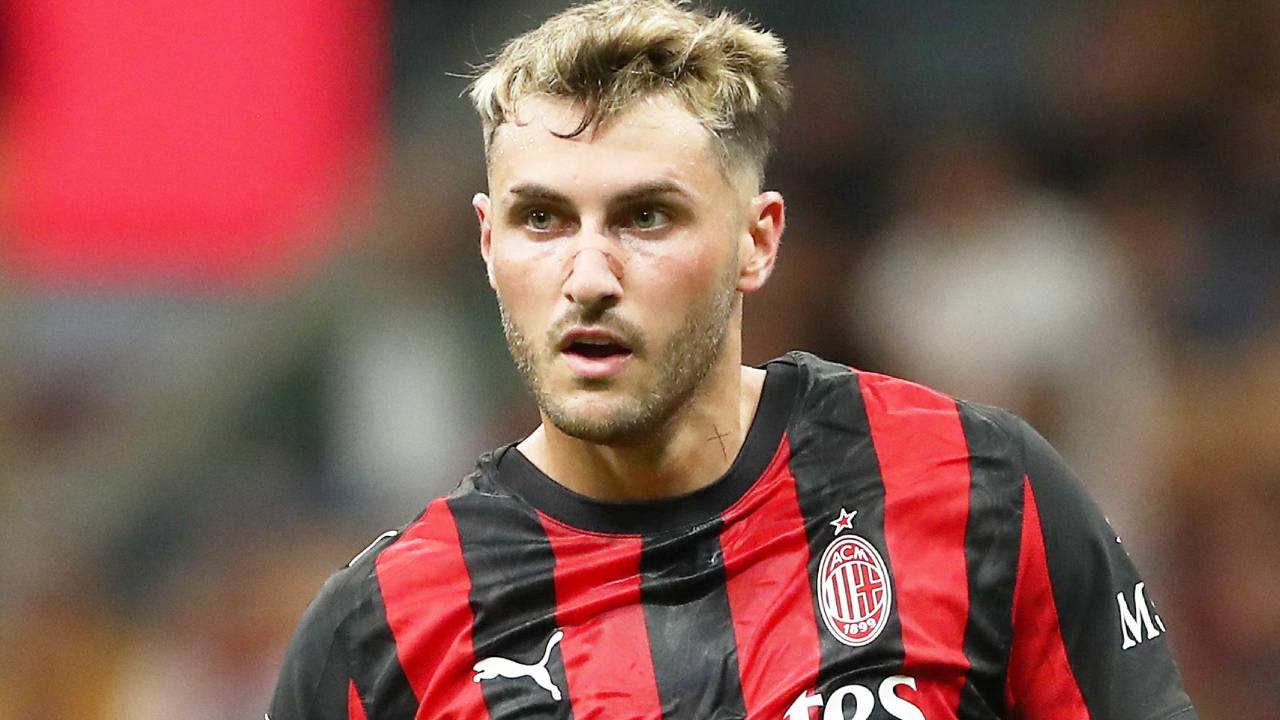 AC Milan confirma que busca sacar a Santiago Giménez: Revelan inesperado trato que quieren lograr por el mexicano con poderoso club