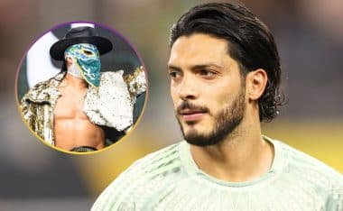 Raul-Jimenez-sorprende-con-detallazo-a-luchador-Bandido-380x234.jpg
