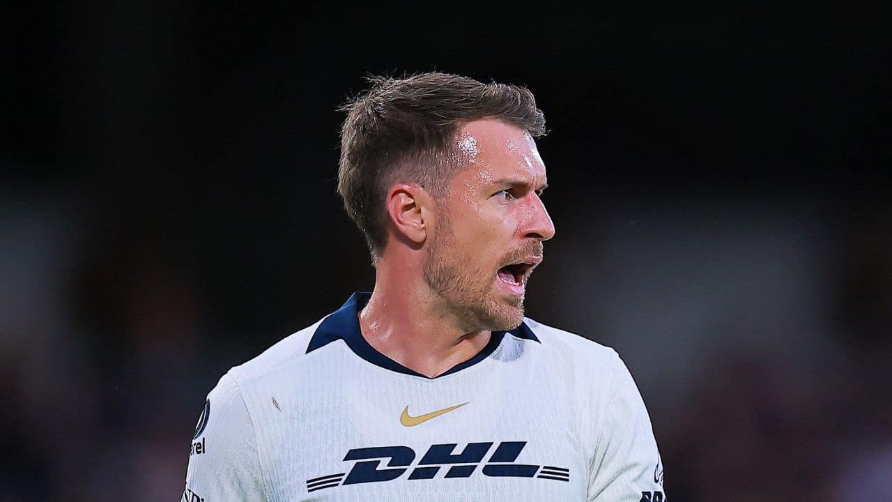 ¡A patadas! Así celebraron en Pumas el primer gol de Aaron Ramsey ante el Atlas