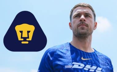 Aaron Ramsey aún no pudo debutar con Pumas.