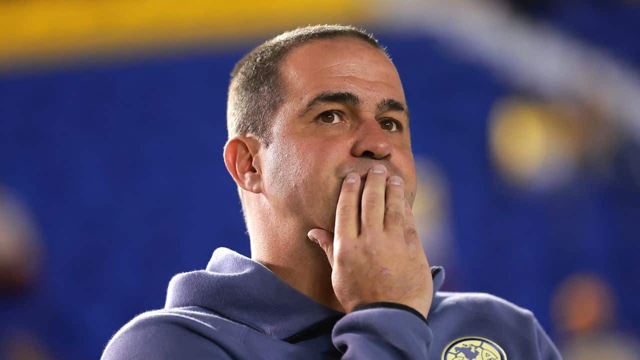 América: Jardine explotaba por el arbitraje hace 3 fechas y hoy, hasta evita el tema al máximo