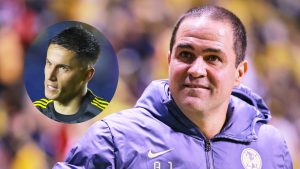 André Jardine despide a Brian Rodríguez.