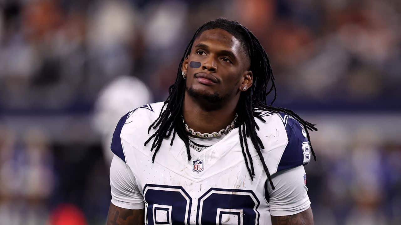 CeeDee Lamb sufre espantosa tacleada de un árbitro de la NFL y los Dallas Cowboys se preocupan | VIDEO