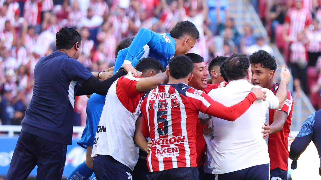 Chivas tiene a Cristiano Ronaldo y Zinedine Sidane, considerados el futuro del Rebaño