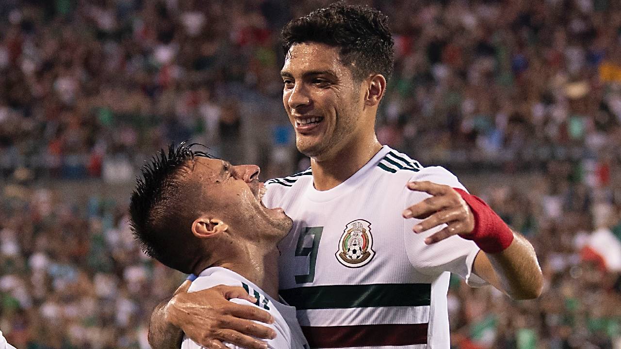 Jugó en Selección Mexicana, pide apoyo económico para salvar a su hijo y jugadores de Liga MX reaccionan: la historia de Fernando Navarro