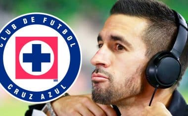 Cruz Azul se une para ayudar a Fernando Navarro.