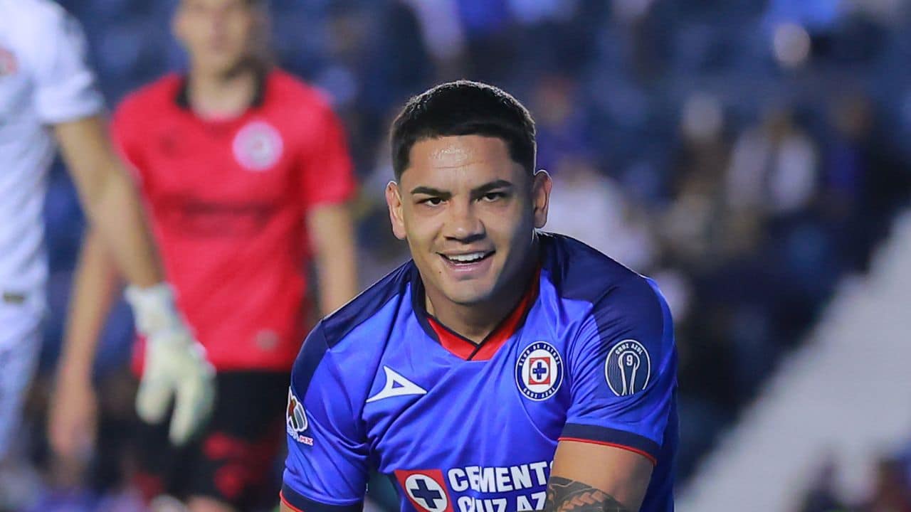 Cruz Azul logra recuperar al Toro Fernández tras desplante de Luka Jovic y gracias a un sacrificado