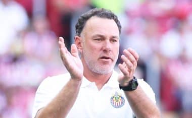 Gabriel Milito, DT de Chivas, molesto con el resultado en Leagues Cup.