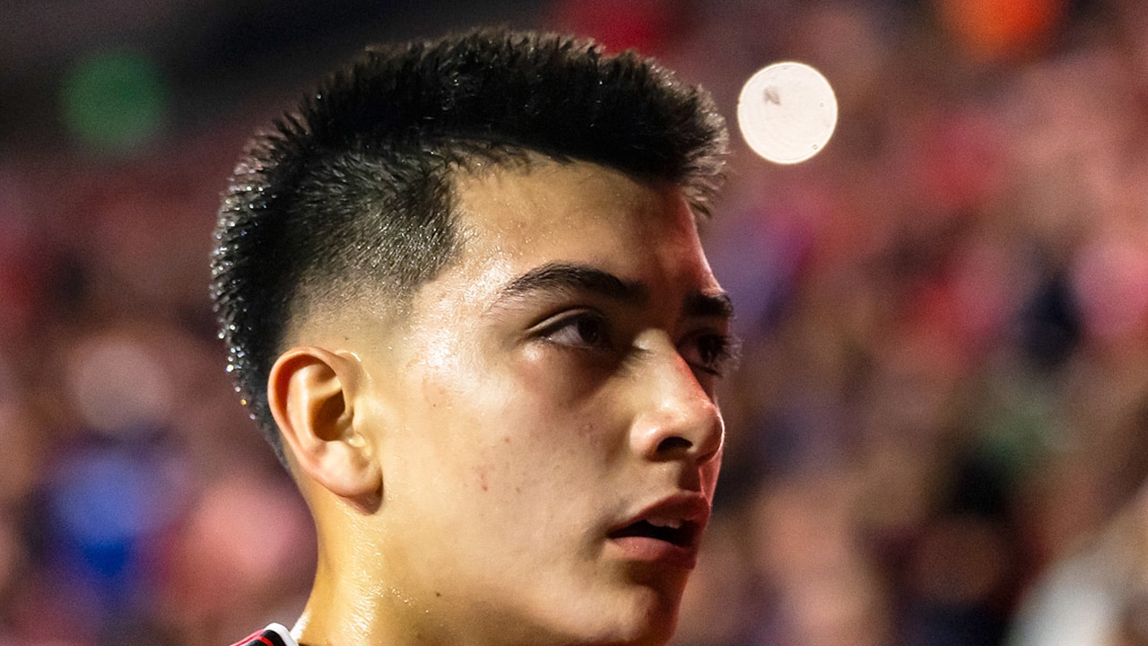 Gilberto Mora da el ejemplo por duplicado a los niños: los detalles que compartió Xolos de su joven estrella