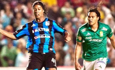 Ronaldinho y Gullit Peña
