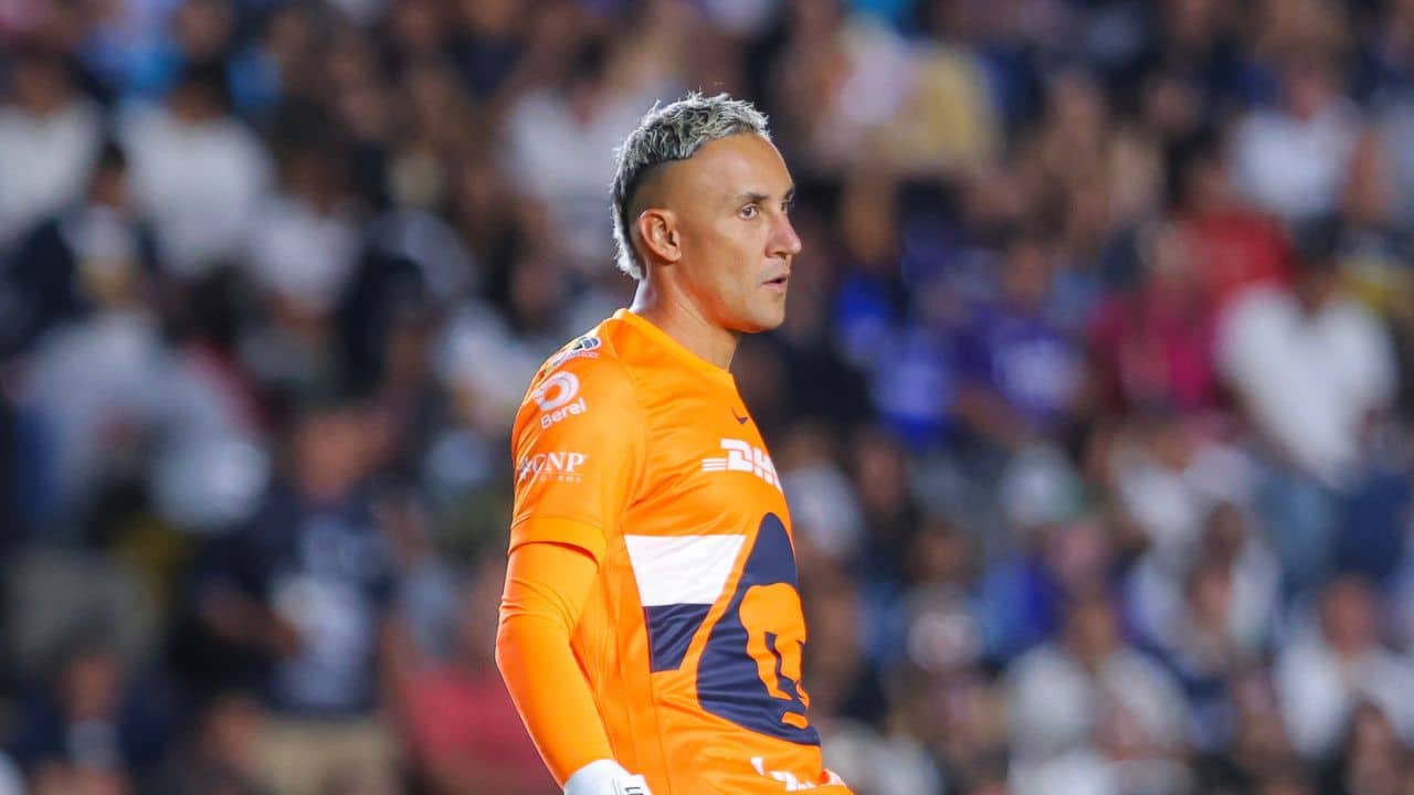 Pumas: Keylor Navas es expulsado por polémica jugada y Álvaro Angulo toma su lugar ante Atlanta United