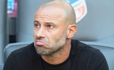 Javier Mascherano rompió el protocolo. ¿Lo sancionan?