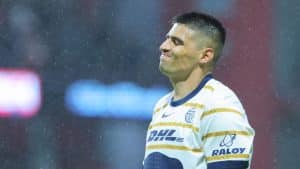 Memote Martínez se perdió un gol increíble y lo cuestionan.
