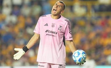 Nahuel Guzmán y su osote en Tigres vs América.